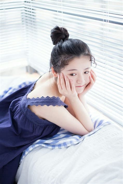 翟晓川今天参加阅兵仪式戴北京青年榜样奖章和首钢劳动模范奖章